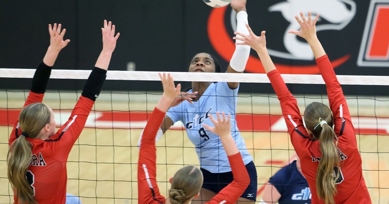 Aurora Sweeps GICC Volleyball Monday 